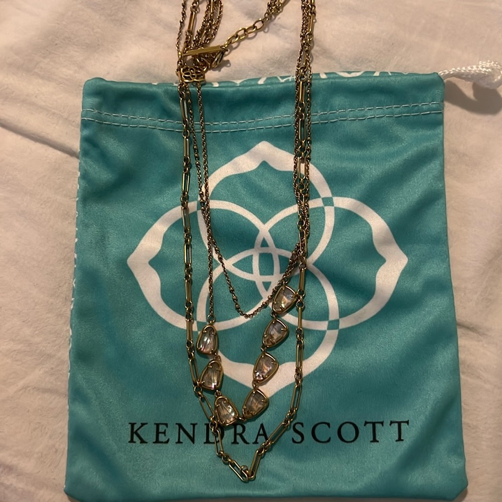 Kendra Scott necklace